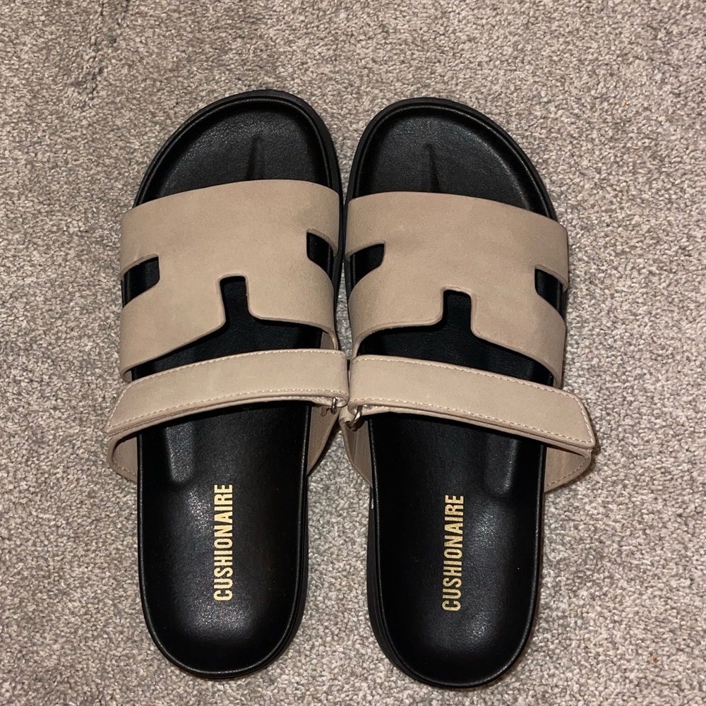 Women's Cushionaire Tan/Black Slide Sandals